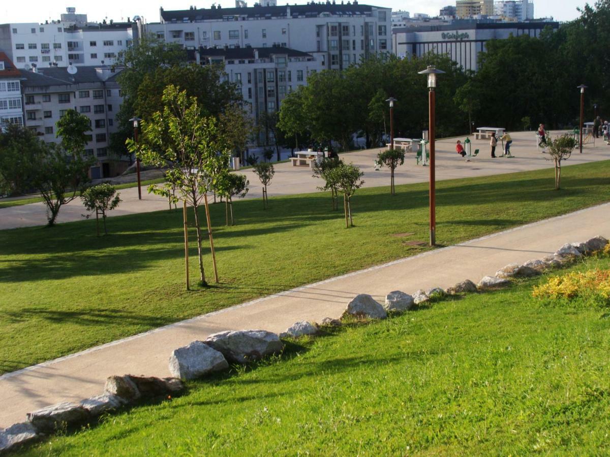 Acogedor Apartamento Cerca De Las Estaciones De Bus Y Tren A Coruña Exterior foto
